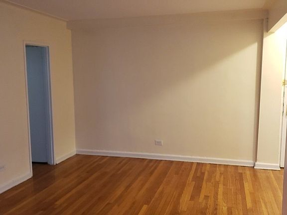 4th image of 180 E 17th St #21