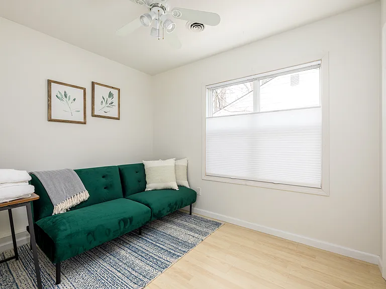 425 Cochlin St — Photo 17