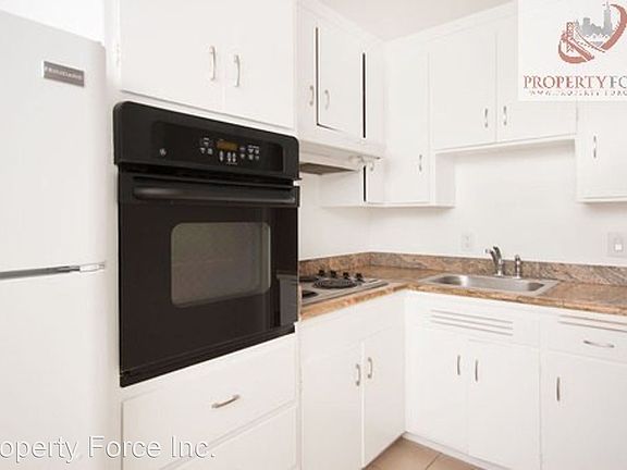 2nd image of 2749 Gough St APT 3