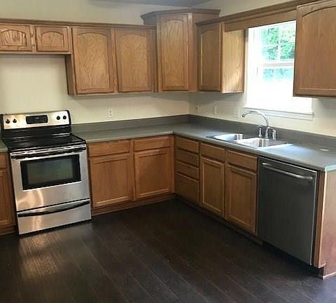 5th image of 159 Clifton Pl