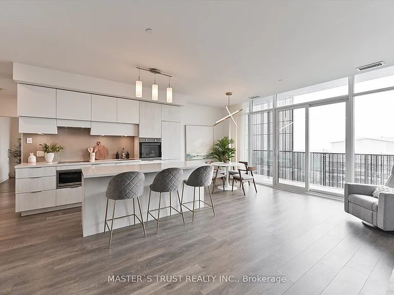 8 Eglinton Ave E #Penthouse 5801 — Photo 13