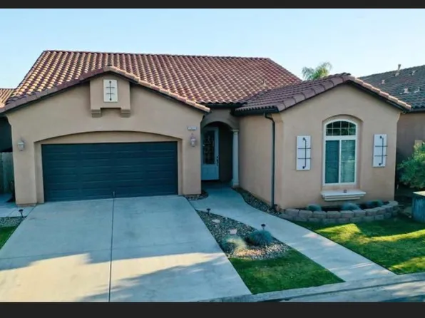 5965 E Via Miralago Dr, Fresno, CA 93727