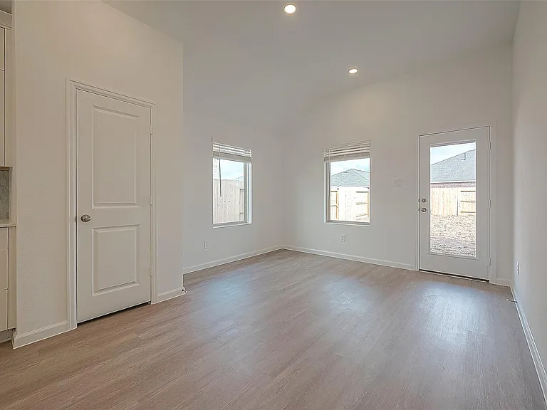 27106 Wandering Glen Ln — Photo 16