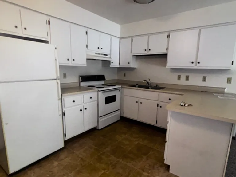 1601 Freedom Rd — Photo 2