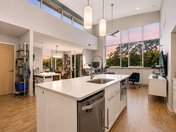 4th image of 1600 Barton Springs Rd Unit 5406