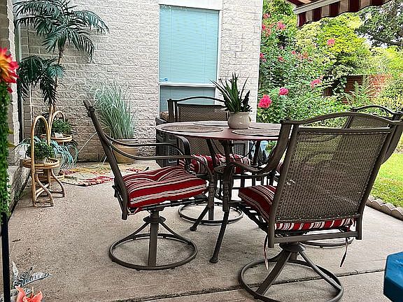 2nd image of 2614 Nutwood Dr