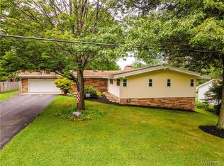 6700 Woodland Dr, Hamburg, NY 14075