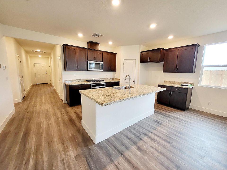 1st image of 934 Osprey Dr