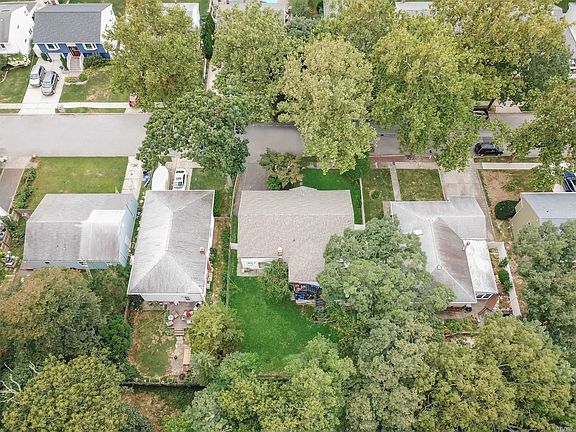 3rd image of 9 Homesite Ct