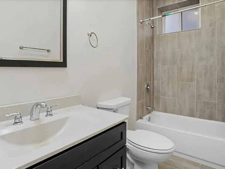 4530 S Michigan Ave #3 — Photo 9