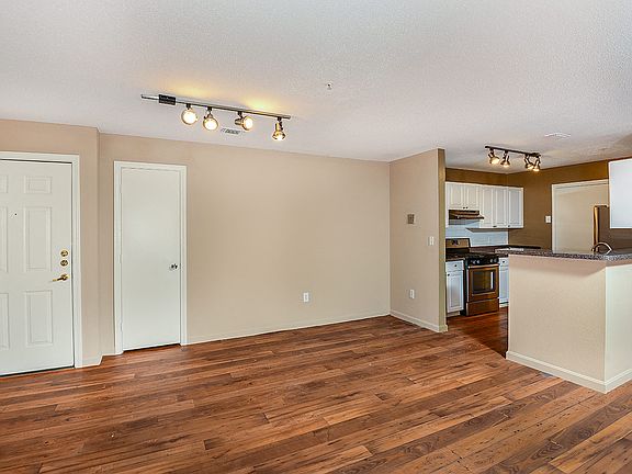 Dining Room & Kitchen