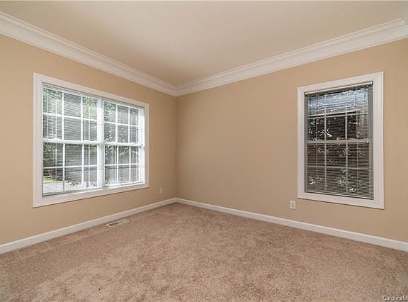 3rd image of 315 Inland Cove Ct