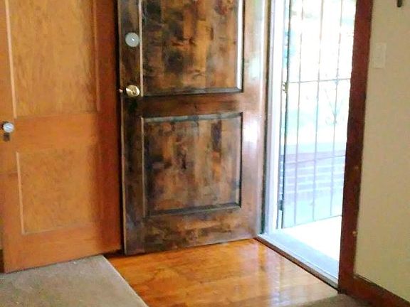 3rd image of 5539 Woodland Ave