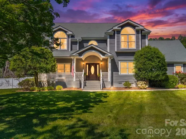 7240 Cobble Creek Dr, Matthews, NC 28104