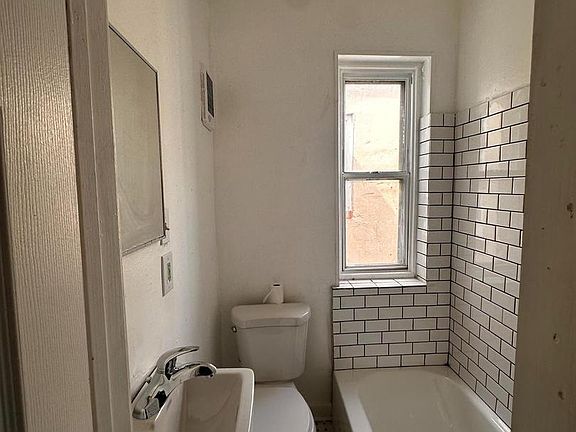 5th image of 2303 N Cleveland St #3