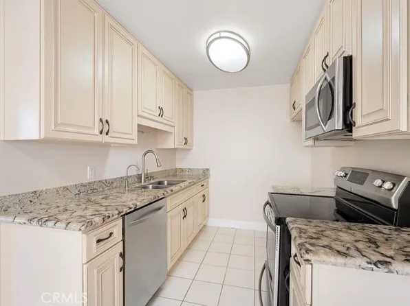 121 Sinclair Ave Unit 206, Glendale, CA 91206