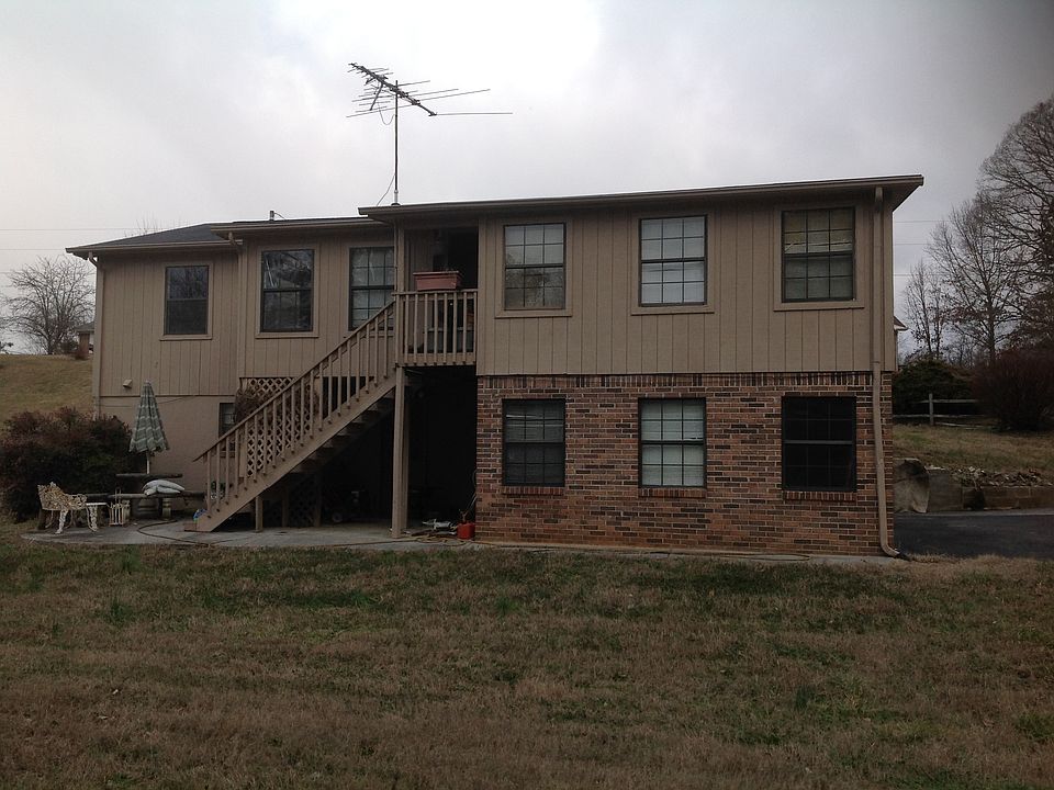 2nd image of 718 James Dr