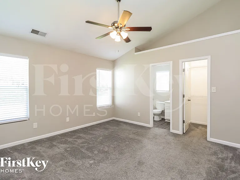 7307 Woodbourne Ln — Photo 11