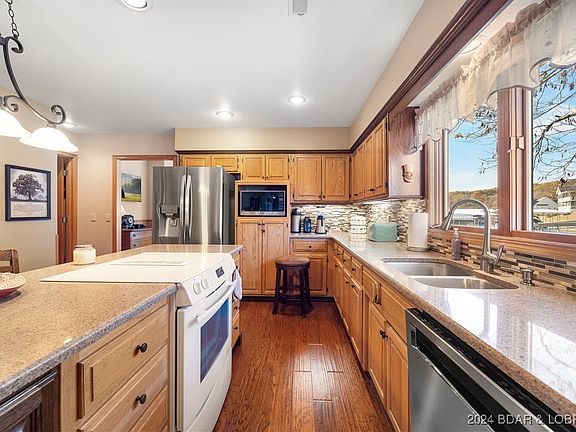 5th image of 40 Westview Ln