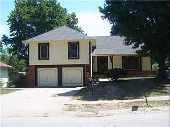 1st image of 7929 Roswell Ave