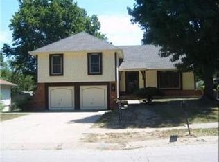 7929 Roswell Ave, Kansas City, KS 66109