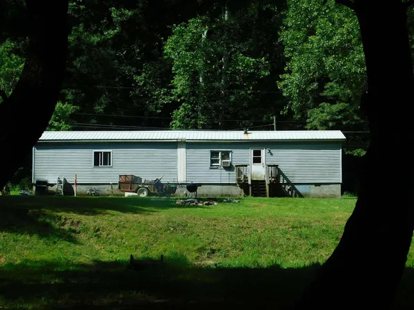 846 W Catherine St, Rowlesburg, WV 26425