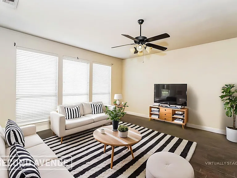 401 Bamborough Dr — Photo 2