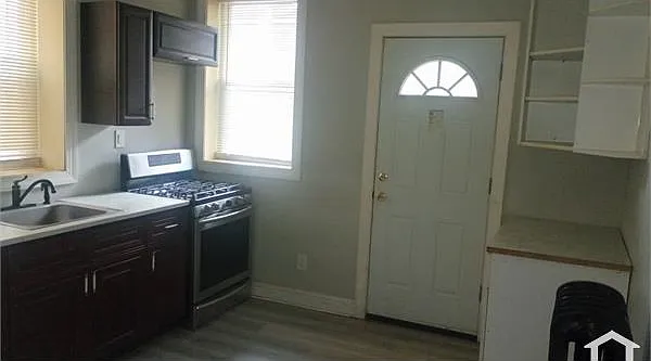 5926 Larchwood Ave — Photo 1
