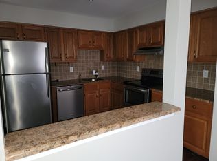 412 Ferncrest Ct, Three Bridges, NJ 08887