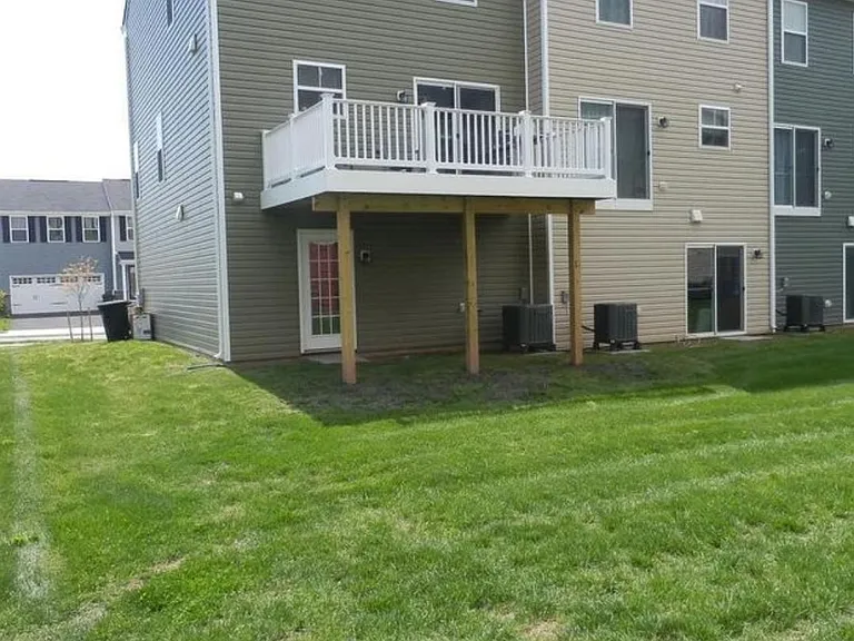 400 Hancock St — Photo 9
