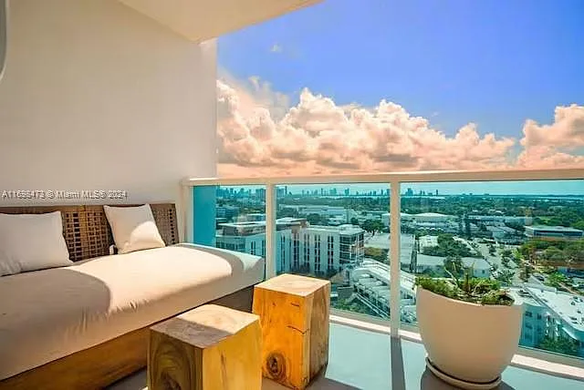 2399 Collins Avenue — Photo 4