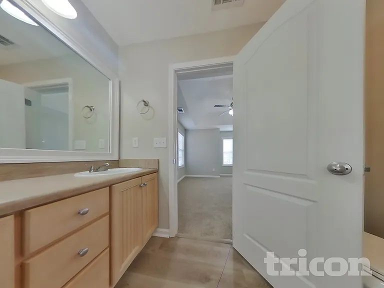 542 Meadow Spring Dr — Photo 8