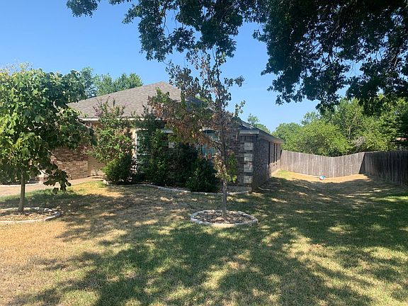 3rd image of 1605 S Roy Reynolds Dr