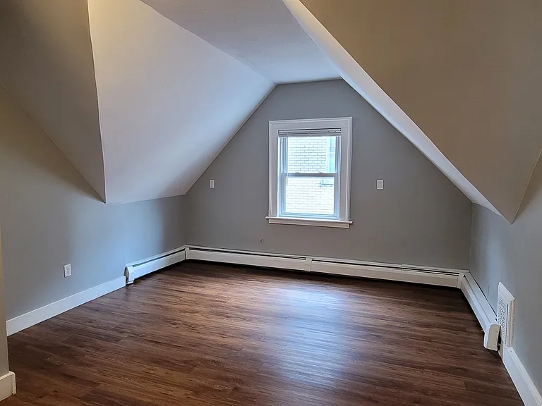 34 Sherman St — Photo 9