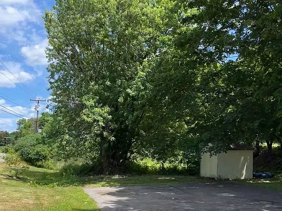 2nd image of 90 Edmond Ave