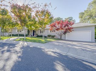 2170 Edgecourt Dr, Hillsborough, CA 94010