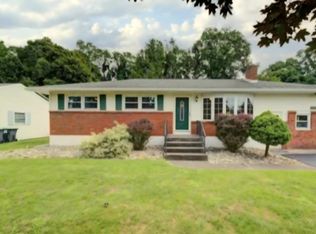 1116 Saint Jude Dr, Schenectady, NY 12303