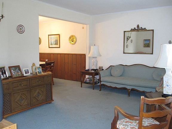 2nd image of 3027 Xavier Pl
