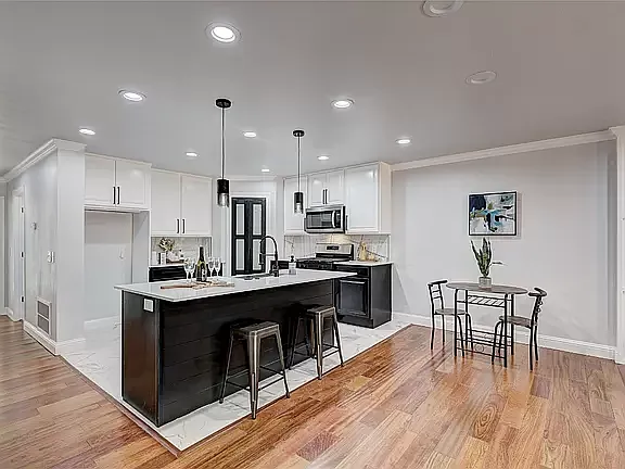 4328 NW 63rd St — Photo 9