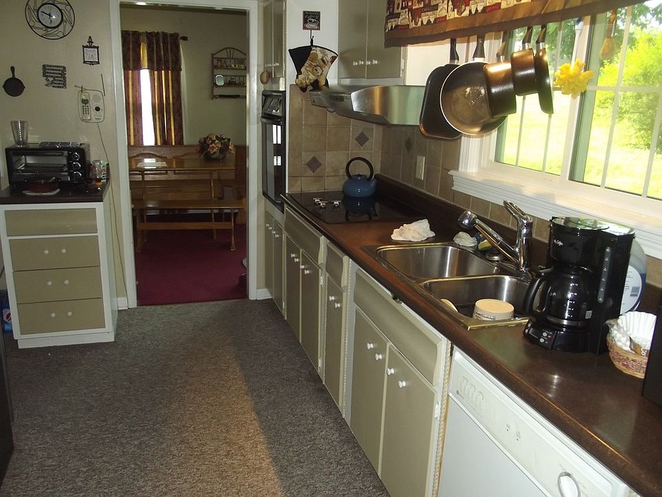 2nd image of 568 Circle Dr