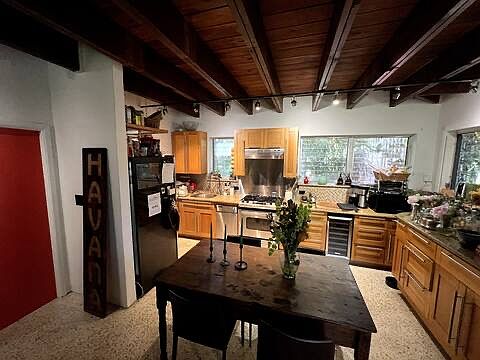 Open kitchen/dinning