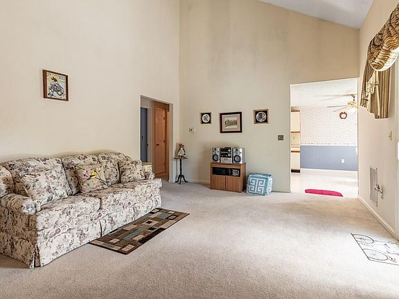 3rd image of 60 Florry Dr Unit 6