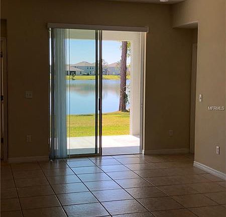 3rd image of 1858 Thetford Cir
