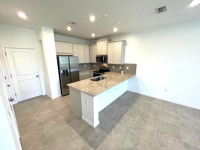 2125 Emil Jahna Rd — Photo 5