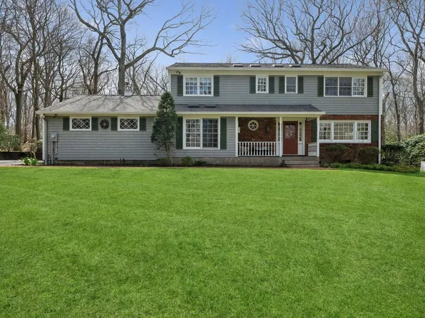 22 Druid Hill Road, Port Jefferson, NY 11777