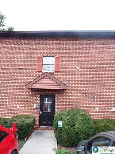 835 S 4th St Photo 1