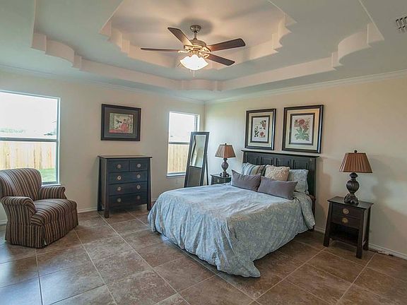 4th image of 3714 Oriole Dr