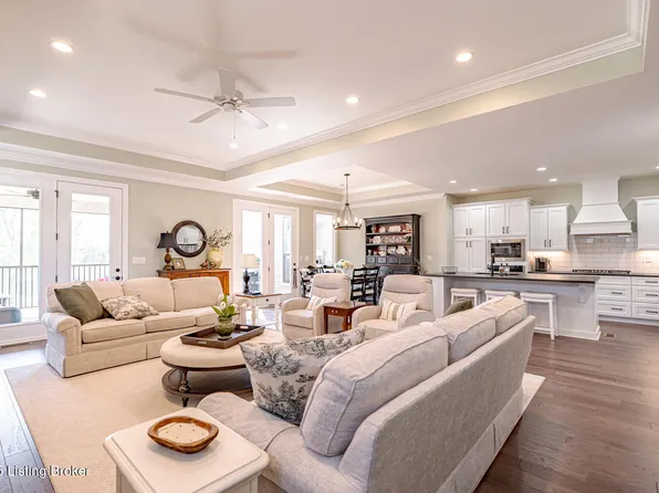 1934 Dressage Cir, Louisville, KY 40245