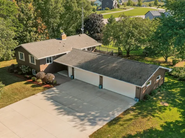 297 Majestic Rd Nw, Rochester, MN 55901
