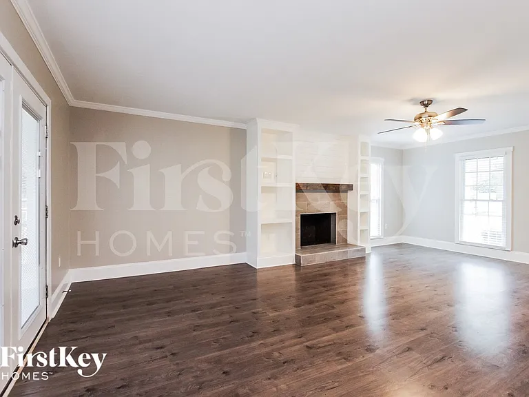 1001 Covewood Ct — Photo 2
